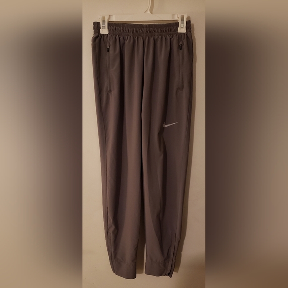 Nike Men's Dri-FIT Zippered Cuff, Windbreaker Pants - Size Medium - Picture 2 of 9